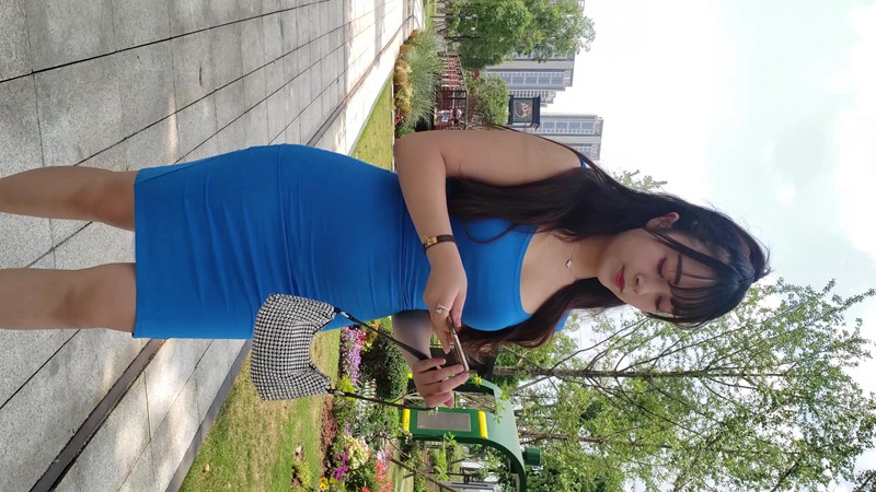 丰腴的蓝色包臀裙美女性感视频 [3V]